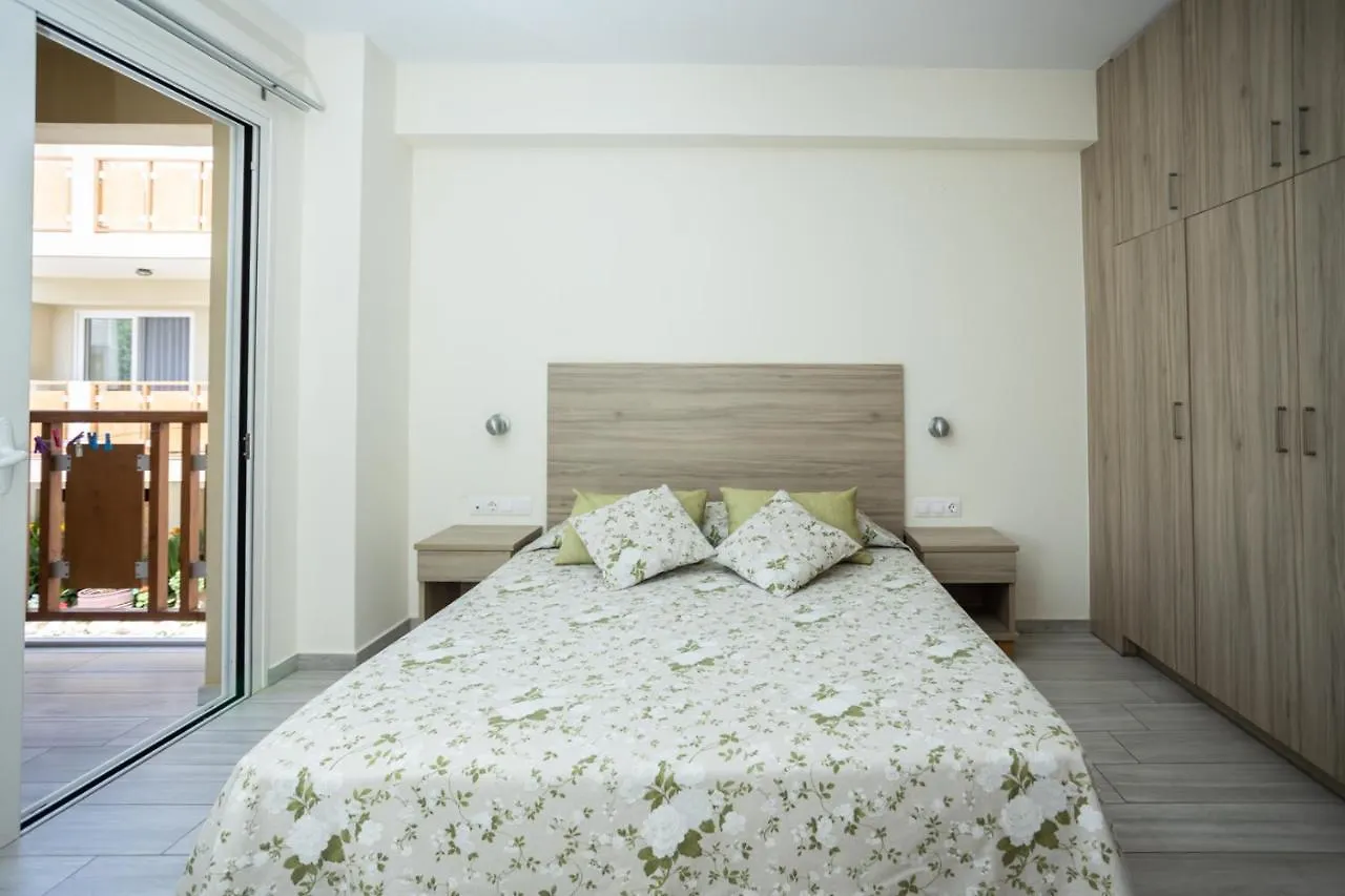 Ilian Beach & Apartments Réthimno Apartmanhotel
